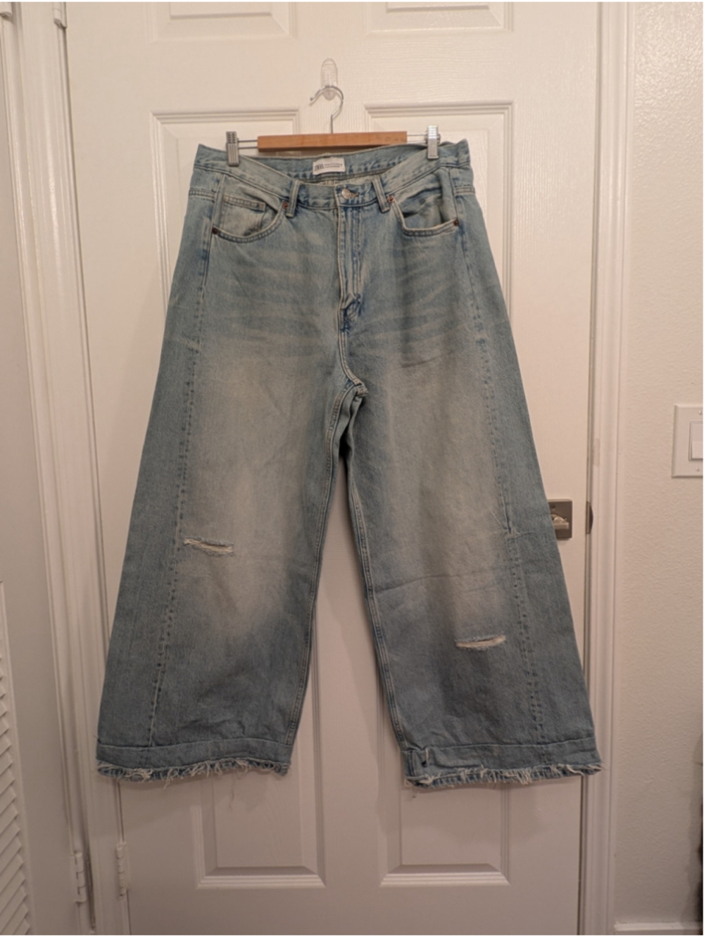 ZARA ZW Collection Wide Leg Cropped Jeans Distressed Frayed Raw Hem Blogger TikT